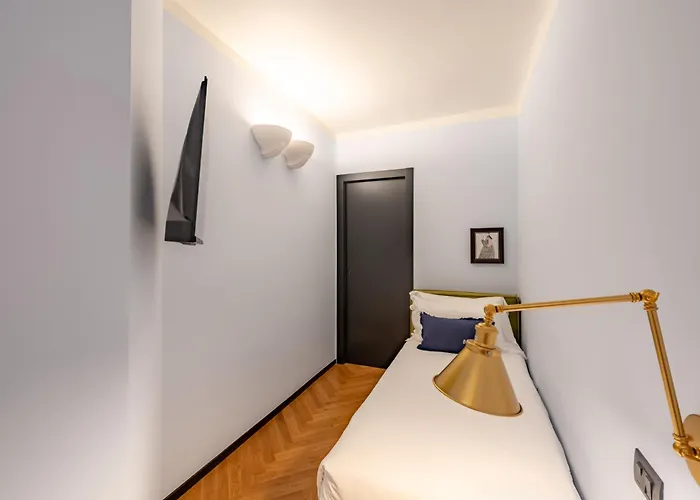 V-collection Solferino Milão